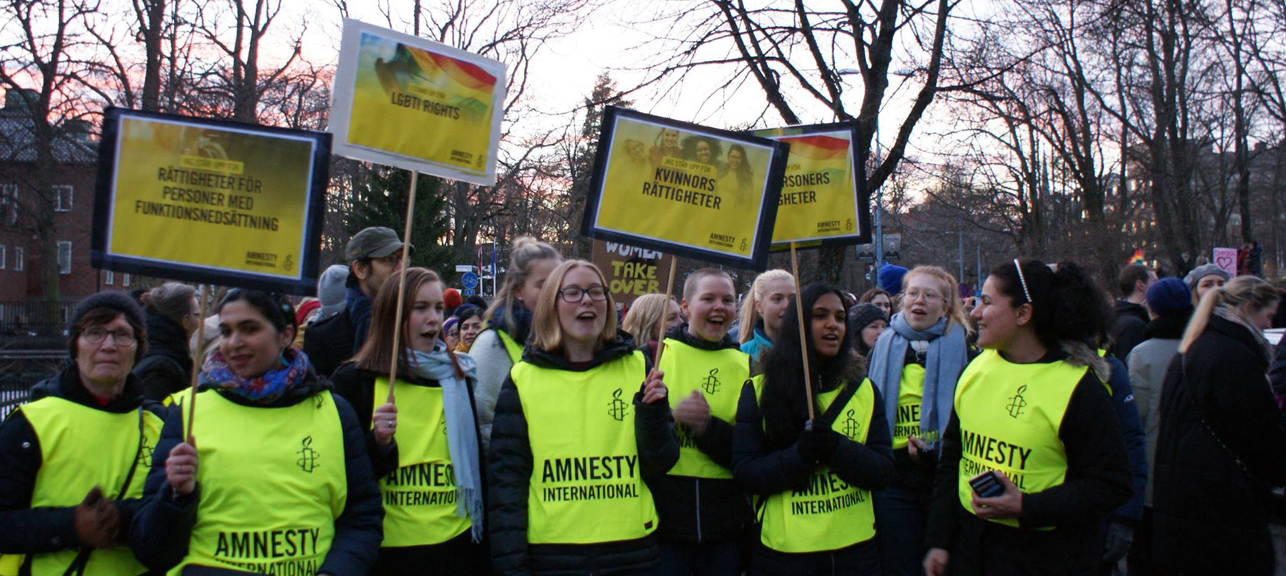 Eftersom rapporten visar på både barnarbete och systematisk diskriminering av kvinnor har vi valt att fokusera på frågan ur flera perspektiv - läs mer om hur er grupp kan