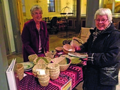 Höst i Näsums församling Kerstin och Elsa gör laxmiddag till födelsedagsfesten och The Gubbs spelar Kladdkakebak till Ungdomskvällen Bara Vara Askgravlund anläggs vid Västra kyrkogården.