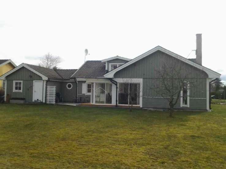 Besiktningsteknikerns reflektion Noteringar som besiktningsteknikern särskilt vill påtala Bostadsbyggnad Huset är i gott skick. Kvaltitetsdokument från renovering av dusch/wc finns.