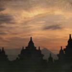 Anhängarna till Buddhismen ska gå till templet och läsa om Buddhas lära,en viktig symbol inom buddhismen är hjulet det betyder den åttafaldiga vägen.(alltså vägen till niranana.