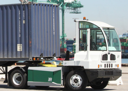 2 Befintlig teknik 2.1 TRUCKAR MED ELEKTRISKA DRIVSYSTEM Eldrift för lyfttruckar, främst motviktstruckar och lagertruckar, har använts inom industrin, handeln och transportbranschen sedan 1950-talet.