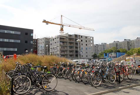 Genomförande av parkeringsplanen Parkering är en komplex fråga. De avgifter och regleringar som kommunen väljer att ha på sina parkeringsplatser har stor betydelse för hela trafiksystemet.