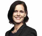 Koncernledning HENRIK SAXBORN VERKSTÄLLANDE DIREKTÖR CASTELLUM AB ULRIKA DANIELSSON EKONOMI OCH FINANSDIREKTÖR CASTELLUM AB CECILIA FASTH VERKSTÄLLANDE DIREKTÖR REGION VÄST I CASTELLUM CLAES LARSSON