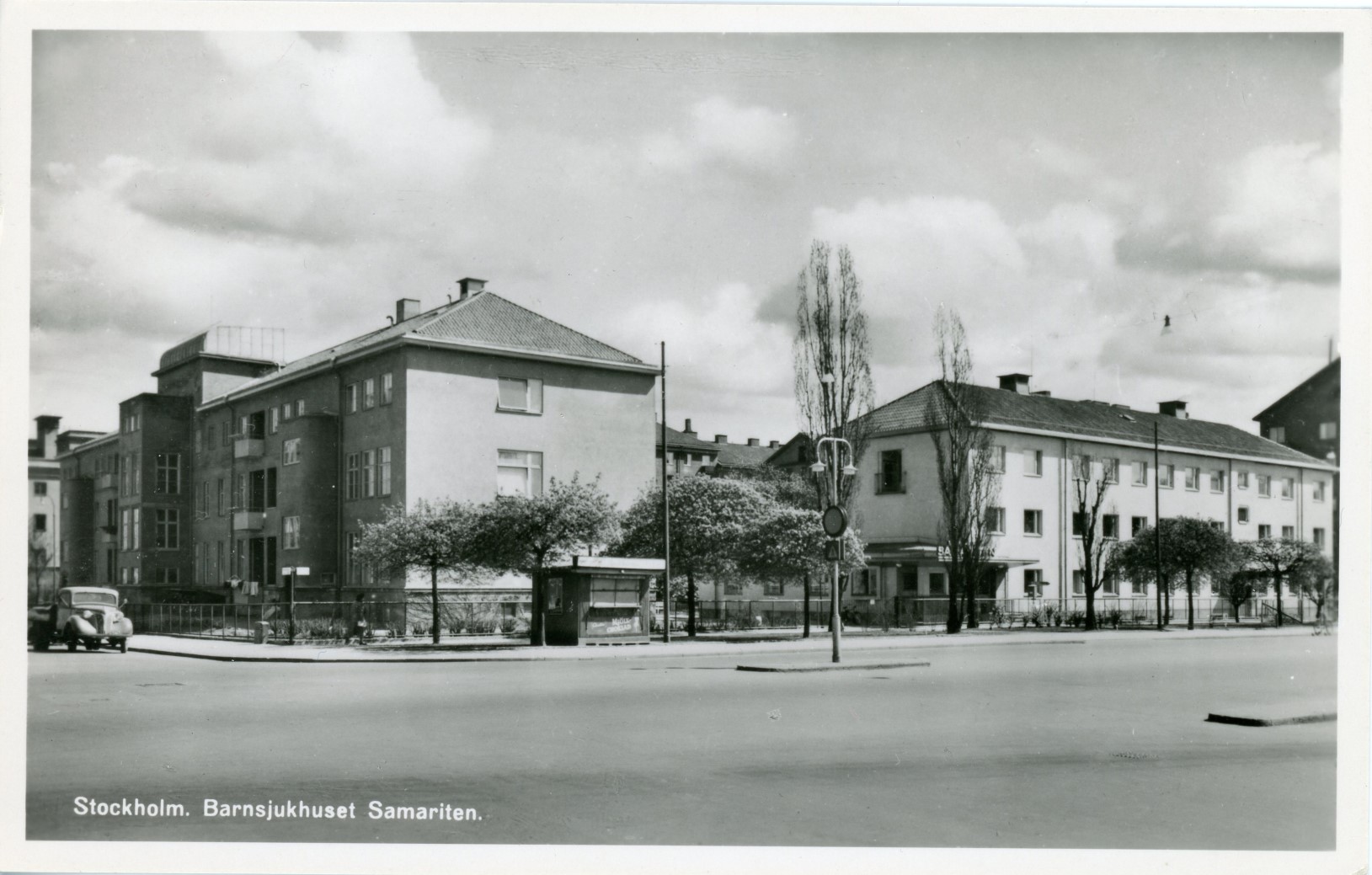 Barnsjukhuset Samariten Barnsjukhuset Samariten existerade mellan 1890 och 1974. Sjukhuset låg vid korsningen Ringvägen/Krukmakaregatan på Södermalm.