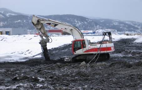 Kostnaderna för annan behandling av sedimenten, i syfte att bryta ned, koncentrera och/eller immobilisera föroreningarna är hög i förhållande till andra kostnader.