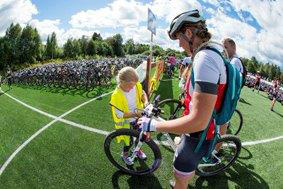 Vasalopps-TV och SVT Om du vill se mer av cykel och löpning, men inte haft möjlighet då du varit ute i arenan och jobbat som funktionär, vill vi tipsa dig om SVTs sammandrag om Cykelvasan som du kan