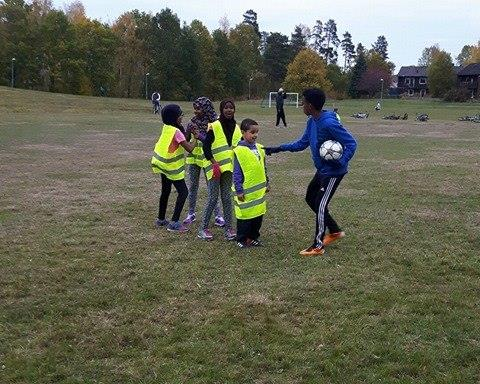- Integrationsprojekt Fotboll för alla. Här spelar vi en viktig roll i det nutida samhället. Vi har aktivt valt att försöka göra en insats.