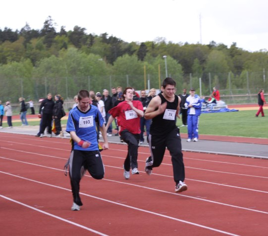 GRENAR Max 2 grenar! 400 meter och höjdhopp gäller endast för högstadiet och gymnasiet.