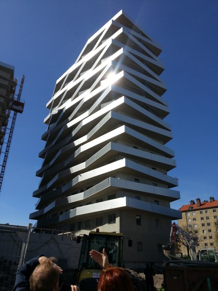 Exempel på olika uttryck och gestaltning Tuletorget, Sundbyberg.
