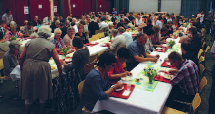 FÖRMÅNLIGA MÅLTIDSPRISER! OBS: Anmälan om dietmat bör göras senast en vecka före årsfesten till Beatrice Nyholm på SLEF:s Vasakansli, (06) 357 6500, slef@slef.fi. 1.
