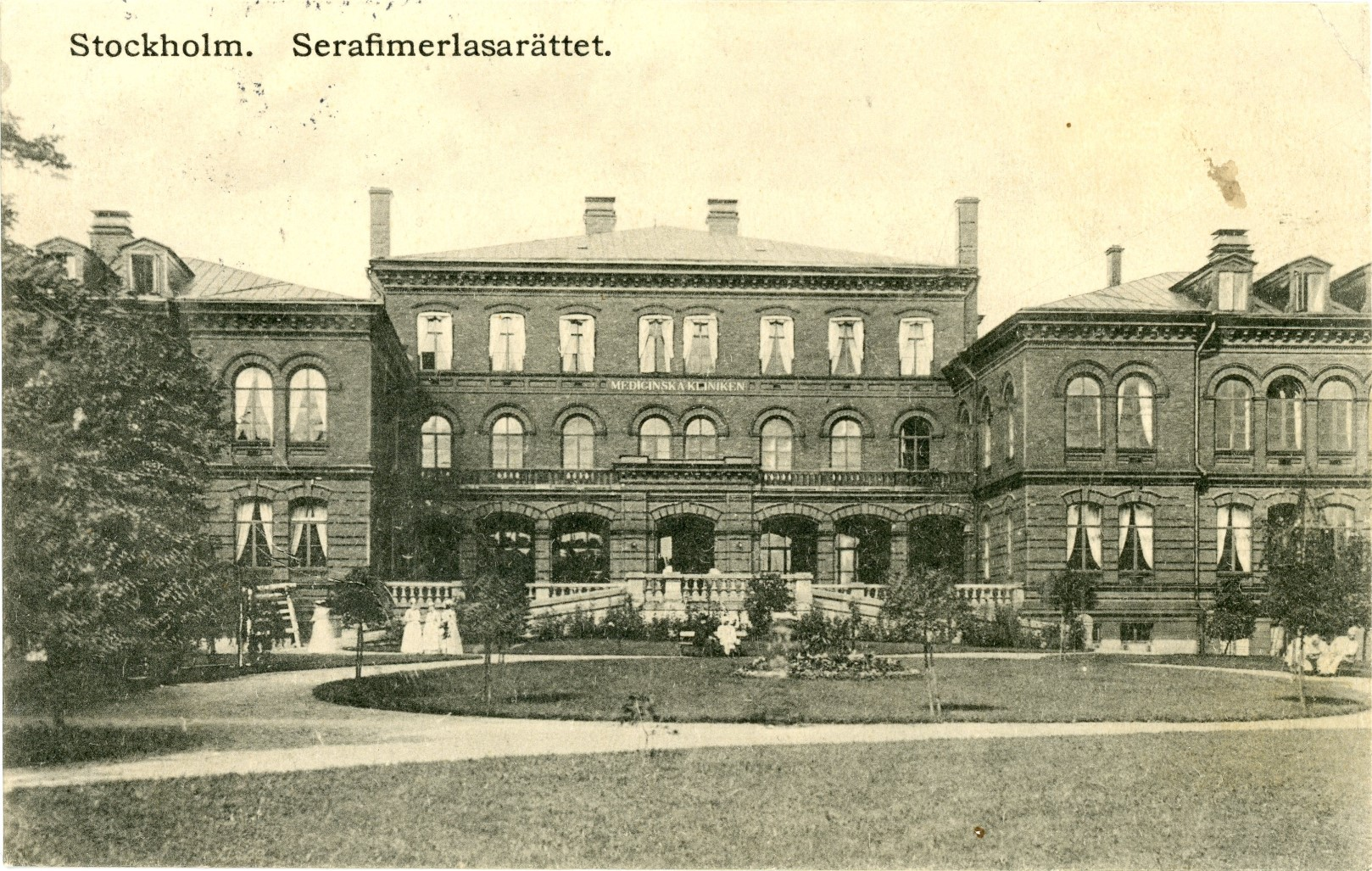 Så småningom ökades emellertid tillgångarna genom enskilda donationer och understöd av allmänna medel, så att antalet sjuksängar 1805 uppgick till 100.