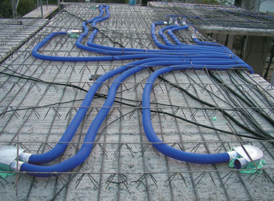INSTALLATIONSALTERNATIV INSTALLATION I NEDSÄNKNINGAR ELLER LÅDOR När kanalerna är i varma utrymmen behövs ingen värmeisolering.