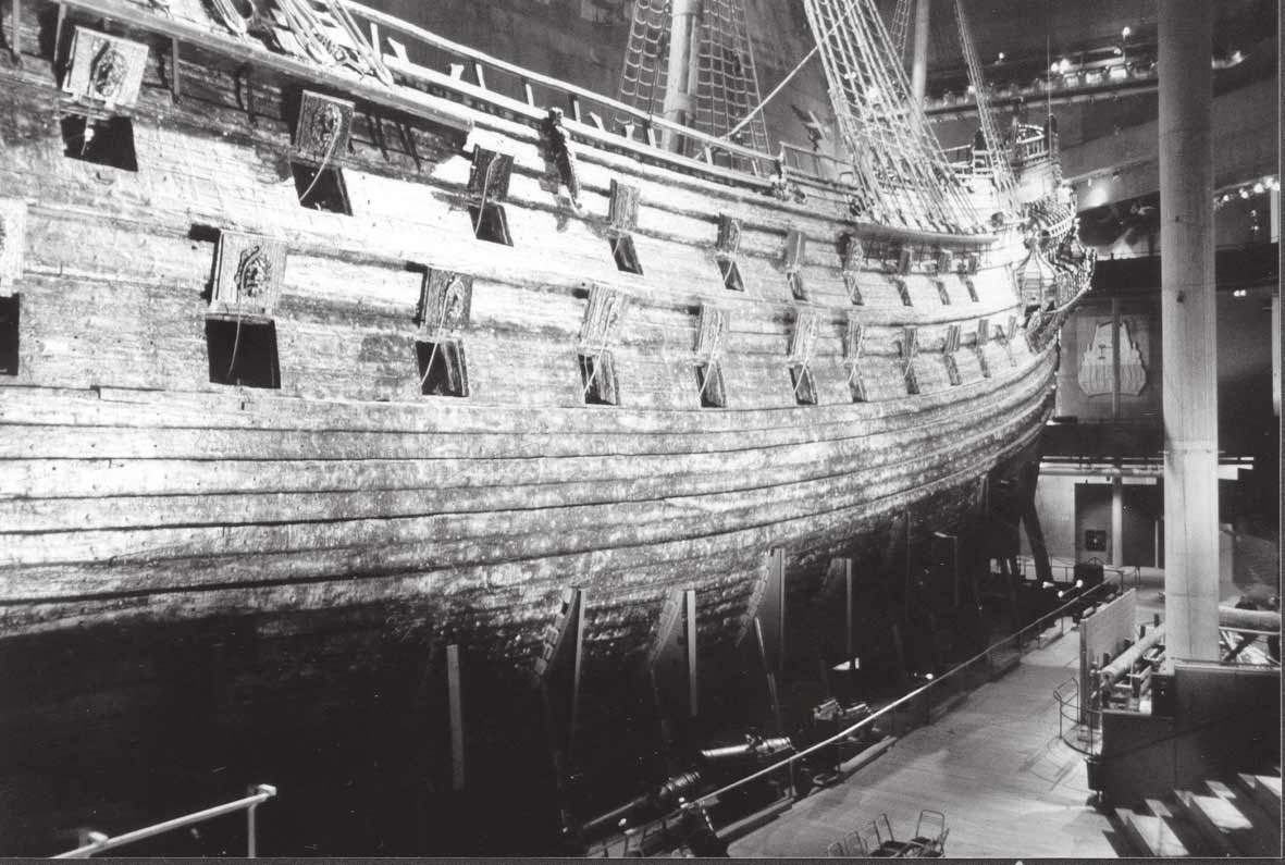 Besök på Vasamuseet Text och foto: Marie Olsson Den 4 februari samlades ett 20-tal dykare från Tumlaren, KTH och Fundivers i snålblåst och ishalka vid Vasamuseet för att få idka lite bekväm