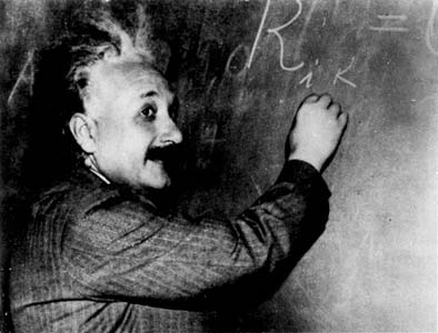 Einsteins ekvationer G µν = Λg µν + 8πGT µν Rummets geometri - krökt, plant,.