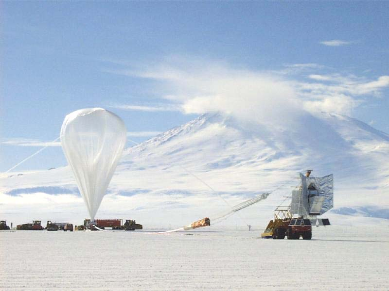 Kosmisk bakgrundsstrålning mätt med ballonger Boomerang-flygning 1998 Flygs runt