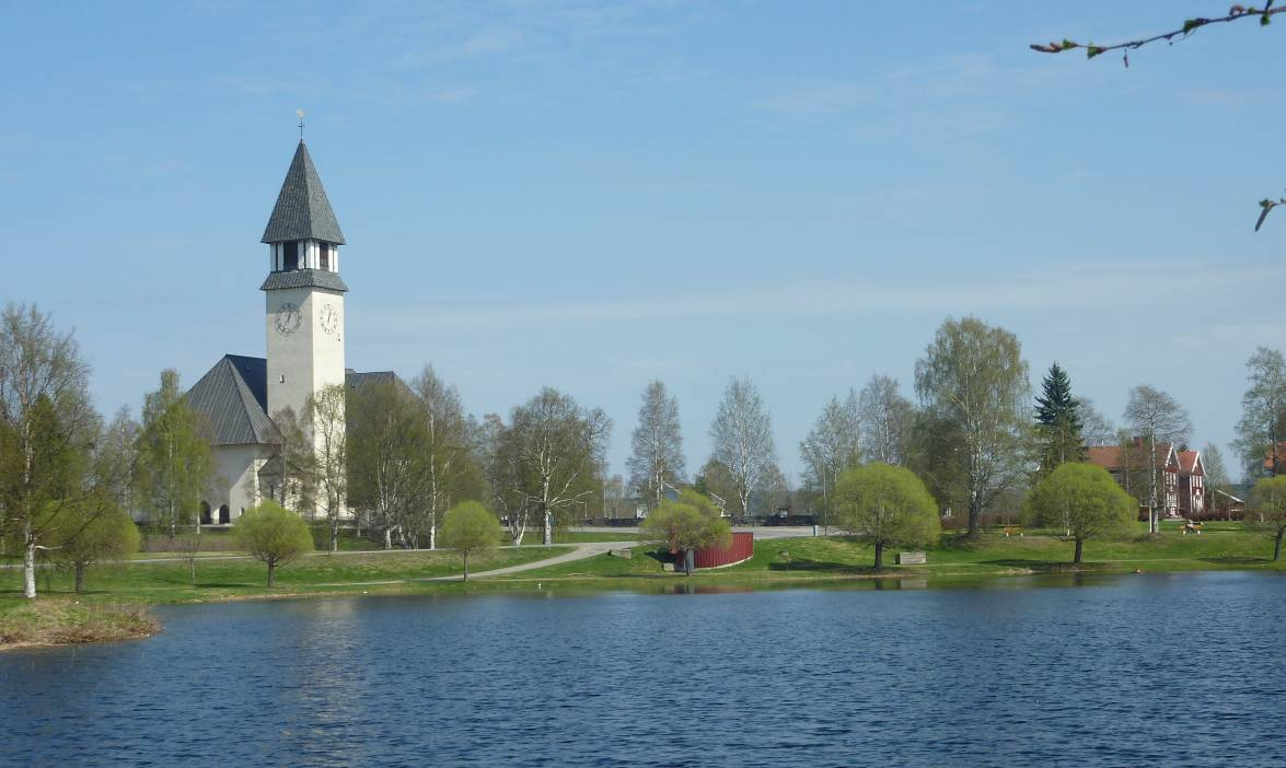 Burträsk kyrka, Skellefteå kommun, Västerbottens län Burträsk blev egen socken 1606, men kyrkplatsen har anor redan från 1590-talet då ett kapell byggdes på platsen.
