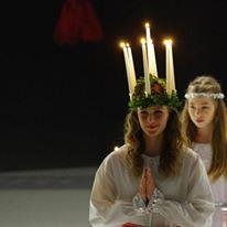 Julshow Som tradition brukar tränarna och åkarna i klubben sätta ihop en liten julshow. Inför och på denna show brukar åkarna fixa det mesta själva.