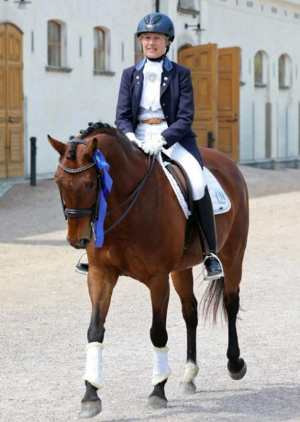 Framgångsrik dressyrhäst Familjen Åqvists Vandringspris tilldelas uppfödaren Tove Heeger, Frövi för hästen Le Quito (231838), valack 2001, e. Quite Easy, u. La Corniche, e. Curacao xx.