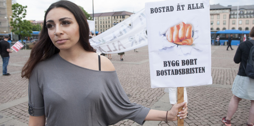 VILKA BOSTÄDER SKA BYGGAS? Ska det byggas bostäder för studenter, för familjer eller för de som bor ensamma? Ska det byggas för personer med bra ekonomi eller för de med dålig ekonomi?