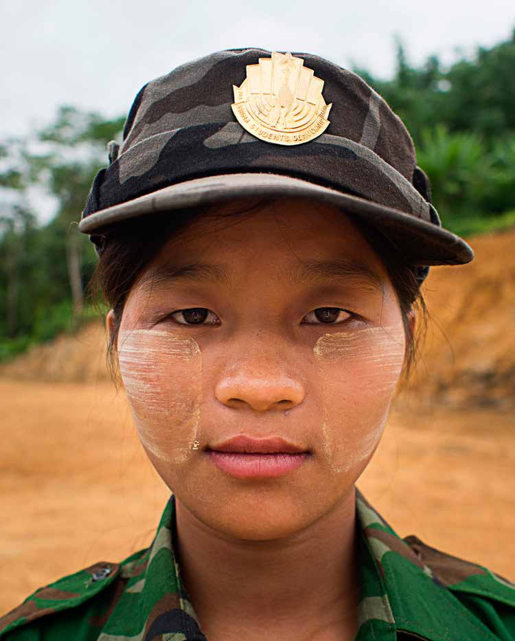REAKTIONER FRÅN OMVÄRLDEN I diskussioner om inbördeskriget i Burma väcks ofta frågan om vad omvärlden, det internationella samfundet, kan göra. Frågan borde snarare vara vad omvärlden vill göra.