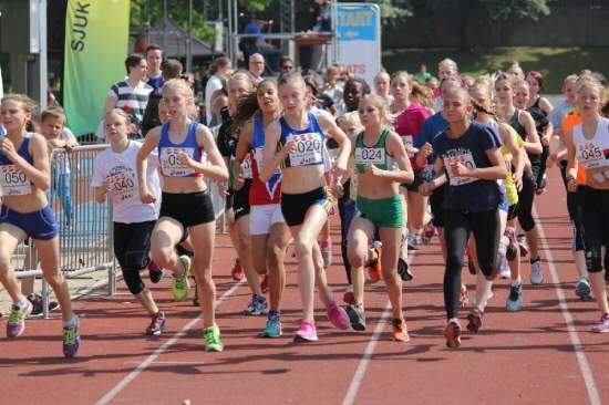 Vilma var med i loppets tät redan från start! I F14-klassen lyckades Vilma upprepa sin vinst från förra året.