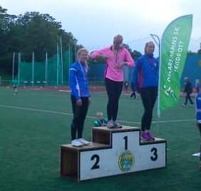 Guld F15 2000m 6.25,10 - klubbrekord F14! Emilia Larson -01 3:a Finalheat 2 F12 600m 1.50,92 5:a Finalheat 2 F13 1500m 5.