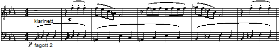 Efter en fermatförsedd paus följer det andra sidotemat i B-dur. Pausen mellan de två temana är en nyhet i Mozarts utveckling av sonatformen. Den skapar spänning och dramatik.
