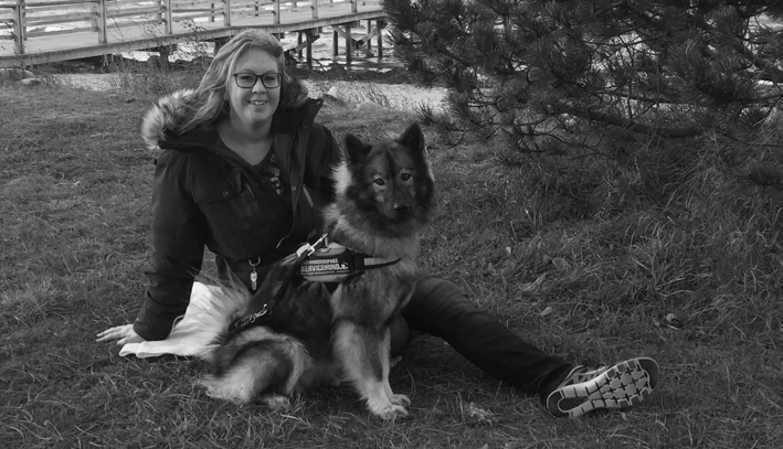 Foto: Harriet Anderberg Vad använder hundar sig av för att känna av blodsockret? Enligt SoS erfarenhet är det lukten hos föraren som är avgörande för om hunden markerar för högt eller lågt blodsocker.