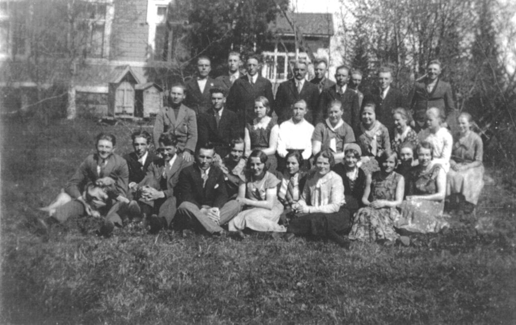 Översta raden från vänster: Valter Husman, Tor Renvall, Lennart Silfvast, Otto Silfvast, Nils Enqvist, Albin Ollas, Einar Johansson, Sven Enqvist, Herbert Johansson.