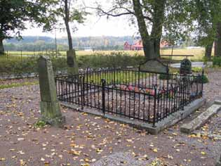 Beskrivning av enskilda kvarter Kvarter A Allmän karaktär Kvarteret omfattar 81 gravplatser och är beläget i kyrkogårdens sydvästra hörn. Det nås via grusgångarna från kyrkogårdens entré.