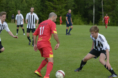 bättre än HGIF i kväll. Många gör ändå en bra match i kväll där tränare Andersson sätter extra plus till Alexander Danielsson och Jonatan Herbertsson.