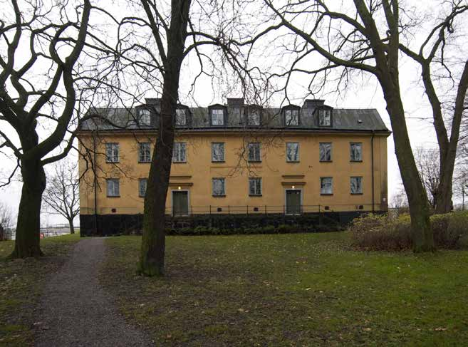 GRÖNA GÅRDEN MED VY MOT SÖDER. FOTO. J MALMBERG. betarna slog sig ned på det närbelägna Åsöberget och kom att vara i majoritet bland de boende fram till 1800-talets sista decennier.