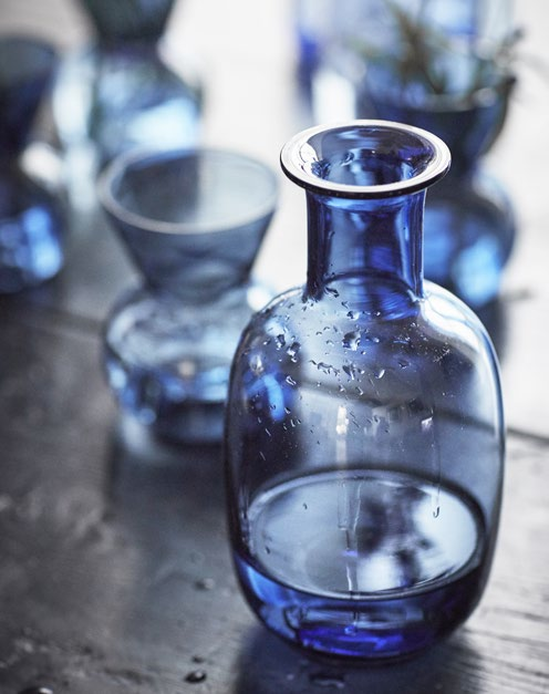 PH141795 PH141797 STOCKHOLM 2017. Värmeljushållare/vas 49:- Handgjord. Glas. 003.394.59 Karaff 79:- Munblåst. Glas. 0.9L. 803.394.79 Karaff 89:- 1.