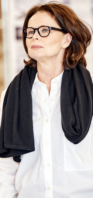 VIVECA OLSSON, KREATIV LEDARE FÖR STOCKHOLM 2017 SERIE. OM DESIGNPROCESSEN OCH SINA TANKAR OM SERIEN. Hur skiljer sig STOCKHOLM 2017 från tidigare upplagor av STOCKHOLM?