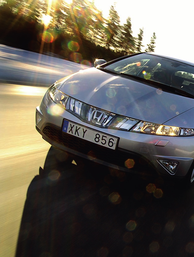 supertest Civic höjer ribban Honda Civic mot Seat Leon.