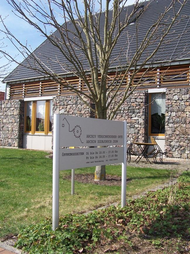10 (17) Ett av museerna över tyska husflyttar, Archiv verschwundene Orte, Forst Lausitz Villaägarnas Riksförbund har mot bakgrund av den gedigna tyska erfarenhet valt att studera hur den tyska