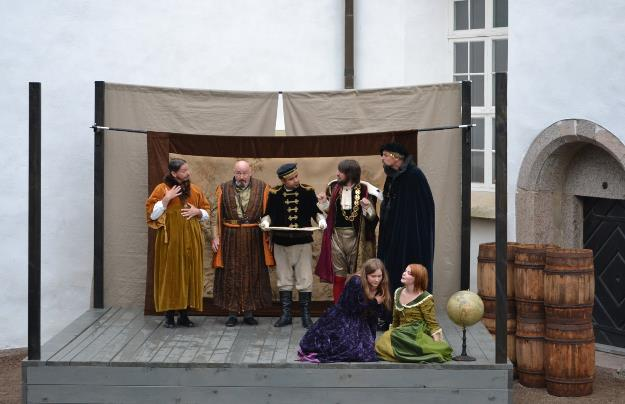 1000 år av konst och kultur Blekinges äldsta stad Södra Sveriges största konsthall Kulturcentrum Guldgubbarna - järnåldersfynden från Västra Vång visar på platsens betydande roll redan på