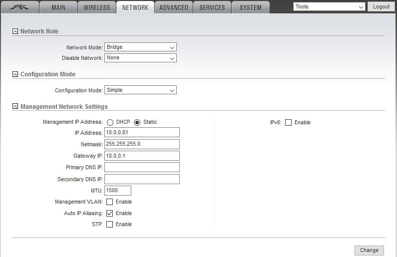 Namnge enheten under flik System/Device Name, t.ex. AP 10.0.0.81. Spara med Change och Apply. Bild6 Fliken Network: Skriv in IP-adressen. Spara med Change och Apply. När detta är klart måste du ställa om datorns nätverkskort till (10.