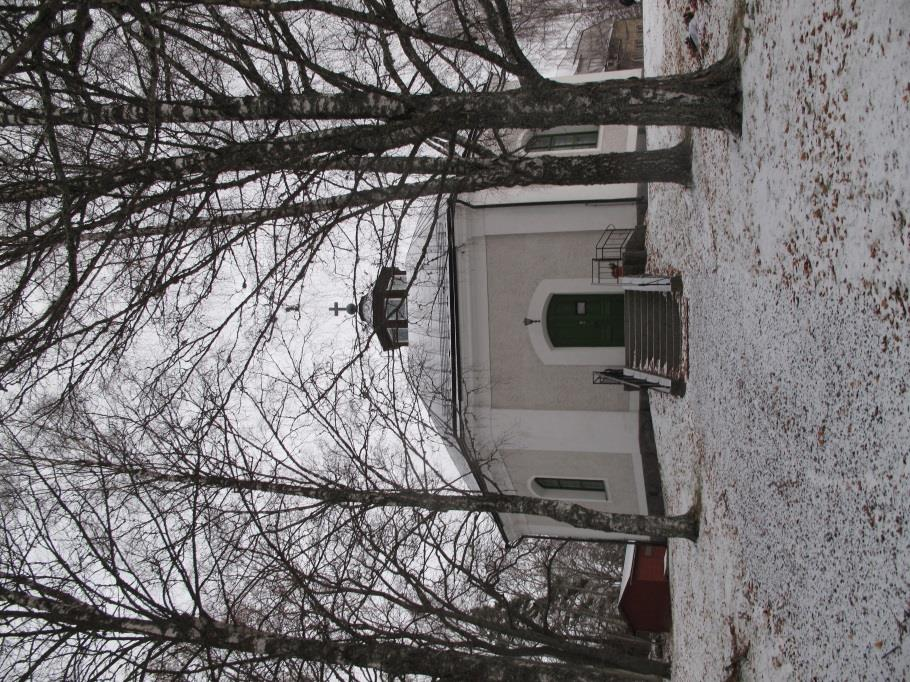 Översiktlig beskrivning Vedevågs kyrka ligger på en liten höjd i utkanten av Vedevåg. Kyrkan omges av en kyrktomt.