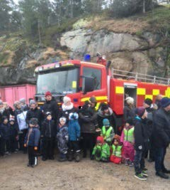 Uppvisning av Räddningstjänsten och Polisen Räddningstjänsten Östra Blekinge och Polisen i Ronneby anordnar uppvisning för barn med föräldrar och förskolegrupper på Räddningstjänstens övningsfält