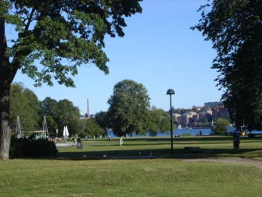 RÅLAMBSHOVSPARKEN (9) Mål Genomföra åtgärder enligt program framtaget 2006-2007 Historik Rålambshovsparken representerar den parkstil som stadsträdgårdsmästaren Osvald Almqvist införde och som