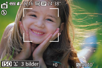 Metoder för speciella motiv Automatisk fotografering efter ansiktsidentifiering (Smart slutare) Automatisk fotografering efter identifiering av leende När identifierar ett leende tas bilder