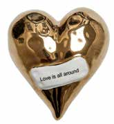 Gåvan som ger tillbaka The gift that continues to give 9100 Skyddsängel 3-pack H.7cm Guardian angel 3pcs H.7cm Design Ruth Vetter 9102 Hjärta guld L.8cm Heart gold L.