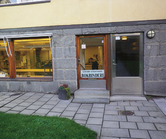 73