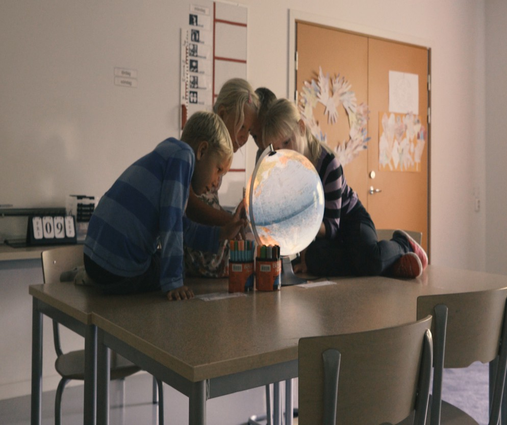 Viktigt meddelande till alla elever: Inget barn och ingen vuxen har rätt att diskriminera, kränka eller mobba dig. Vi vuxna som jobbar på skolan vill att du ska ha det bra här.