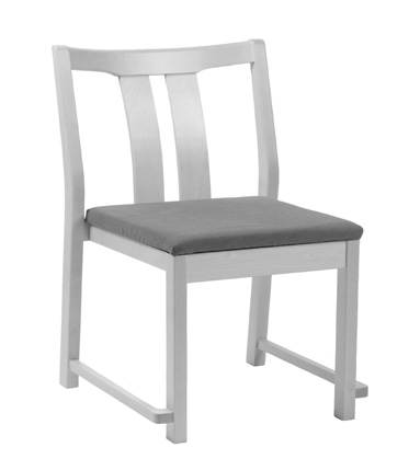 Cliff stol ¹ Höjd 91 cm Sits med avtagbar klädsel. Exkl. tyg Bredd 46 cm Sjukhusväv som standard. Björk klarlack 2 585 kr Djup 56 cm Tygpriser gäller jämnt antal stolar. Björk std.