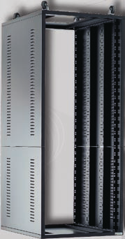RKSKÅP FÖR INSTLLTION Installationsrackskåp 445 djup Lättmonterade och stabila rackskåp i svart (grått fi nns som tillval) Skåpen består av topp och botten samt sidor med rackskenor både fram och bak.