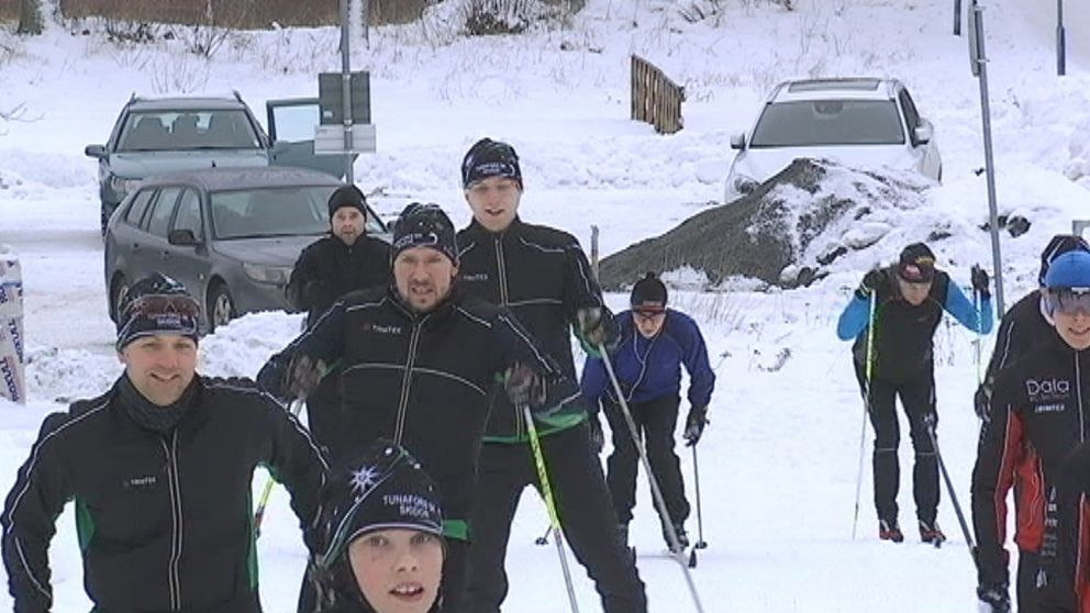 slöt upp och körde ett gemensamt pass. Under januari och februari genomfördes ett antal pass med inriktning på de yngre. Linda Skidcoach Linda Rinaldo har under året utbildat sig till skidcoach.