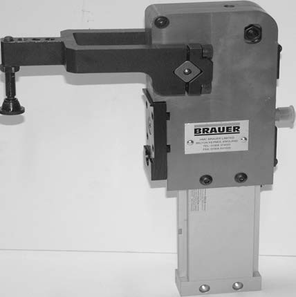PNEUMATISKA KOMPAKTA KRAFTSPÄNNARE Ny kompakt, smal design med oval cylinder Helt sluten patenterade mekanism Stål eller aluminium