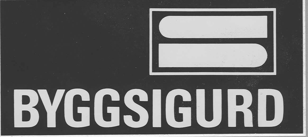 Seglarskola för vuxna BYGGSIGURD Regattan 15/6 Byggsigurdregattan seglades första året 1981 ute vid Trysunda. Lördagskvällen 1981 ägnades åt sotare, rökt sik, tunnbröd och tipsbana.